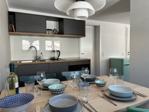 Haus-am-Bach-Todtnauberg_Ferienwohnung_Küche_Esstisch