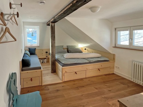 Haus-am-Bach-Todtnauberg_Ferienwohnung_Schlafen_Alkoven